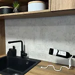 アパート V *